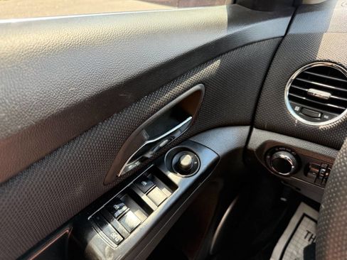 Used 2011 Chevrolet Cruze LT image 26