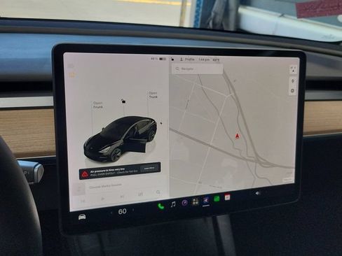 Used 2022 Tesla Model 3 Long Range AWD/4WD image 11