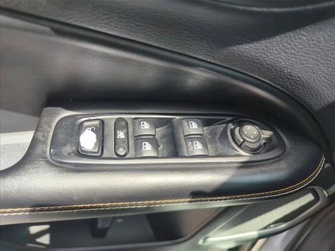 Used 2017 Jeep Compass Latitude w/ Popular Equipment Group FWD image 28