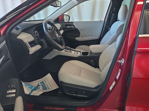 Used 2023 Mitsubishi Outlander SEL image 10