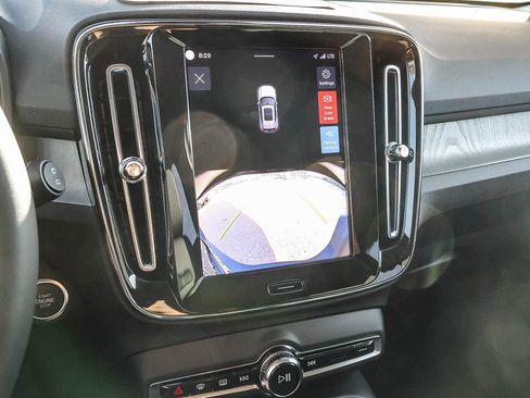 Used 2025 Volvo XC40 B5 Core AWD/4WD image 36