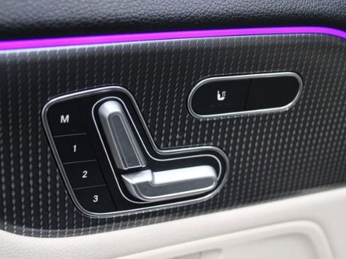 Used 2021 Mercedes-Benz GLA 250 w/ Premium Package image 11