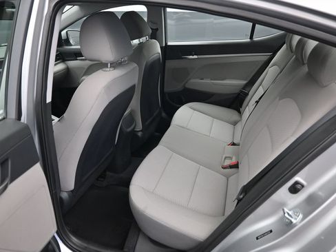 Used 2020 Hyundai Elantra SE FWD image 10