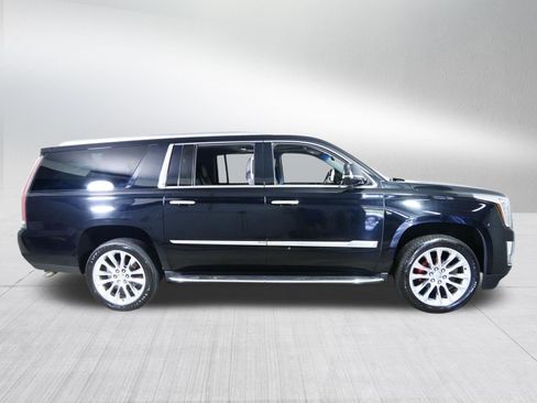 Used 2017 Cadillac Escalade ESV Luxury AWD/4WD image 8