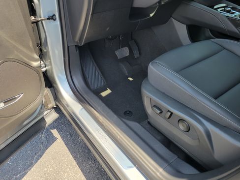 Certified 2025 Buick Envision Preferred AWD/4WD image 23