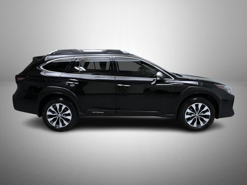 Used 2023 Subaru Outback Touring XT AWD/4WD image 4