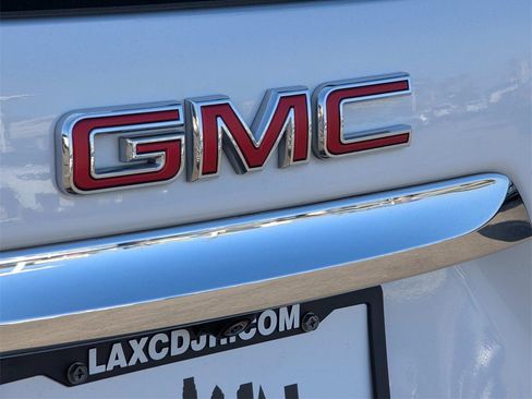 Used 2024 GMC Terrain SLT image 5