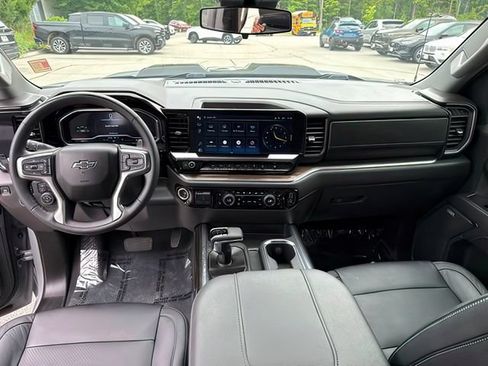 Used 2024 Chevrolet Silverado 1500 LT Trail Boss w/ Convenience Package II AWD/4WD image 25