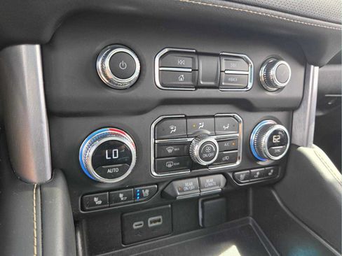 Used 2023 GMC Yukon XL SLT w/ SLT Premium Package AWD/4WD image 27