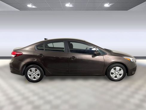 Used 2018 Kia Forte LX w/ LX Popular Package image 8