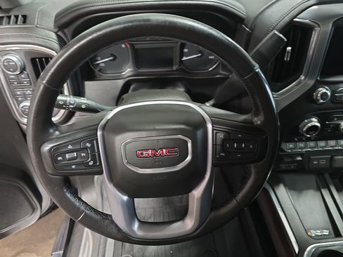 Used 2021 GMC Sierra 1500 SLT w/ SLT Convenience Package AWD/4WD image 17