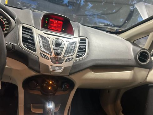 Used 2012 Ford Fiesta SE FWD image 5