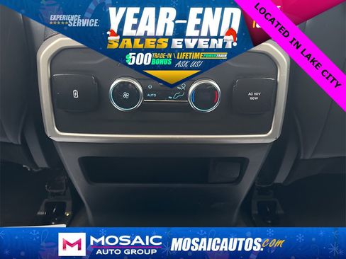 Used 2024 Ford Expedition XLT image 13