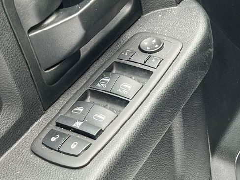 Used 2016 RAM 2500 Tradesman w/ Chrome Appearance Group AWD/4WD image 13
