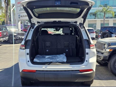 New 2026 Jeep Grand Cherokee L Altitude image 7