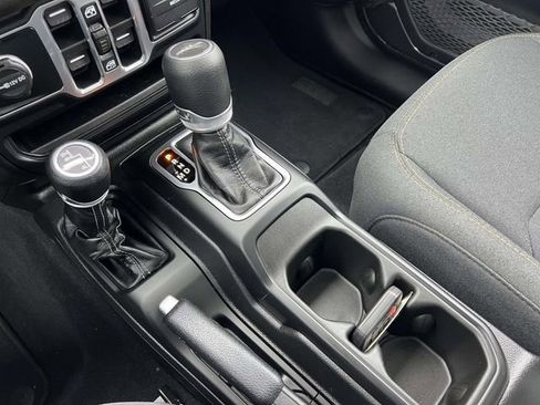 Used 2025 Jeep Gladiator Sport AWD/4WD image 22