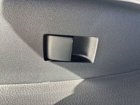 Used 2022 Toyota Corolla LE image 22