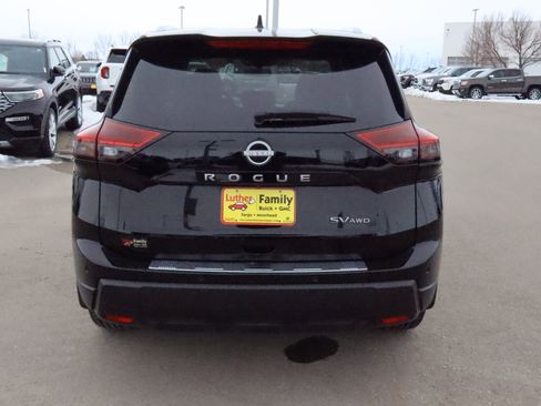 Used 2024 Nissan Rogue SV w/ SV Premium Package AWD/4WD image 6