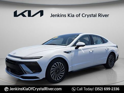Used 2025 Hyundai Sonata Limited FWD image 14