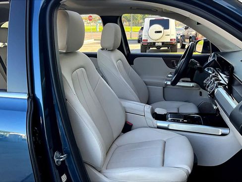 Used 2023 Mercedes-Benz GLB 250 image 8