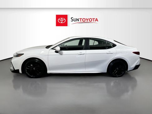 Used 2026 Toyota Camry SE w/ Multimedia Upgrade Package FWD image 7