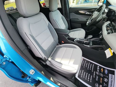 New 2025 Chevrolet TrailBlazer LT w/ Convenience Package image 24