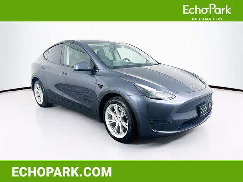 Used 2023 Tesla Model Y Long Range AWD/4WD image 1