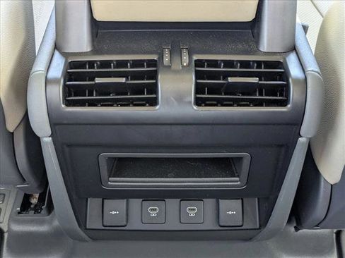 Certified 2022 Land Rover Defender 110 SE image 18