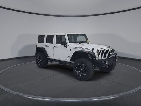 Certified 2017 Jeep Wrangler Unlimited Sahara AWD/4WD image 4