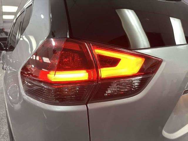 Used 2019 Nissan Rogue SV AWD/4WD image 9