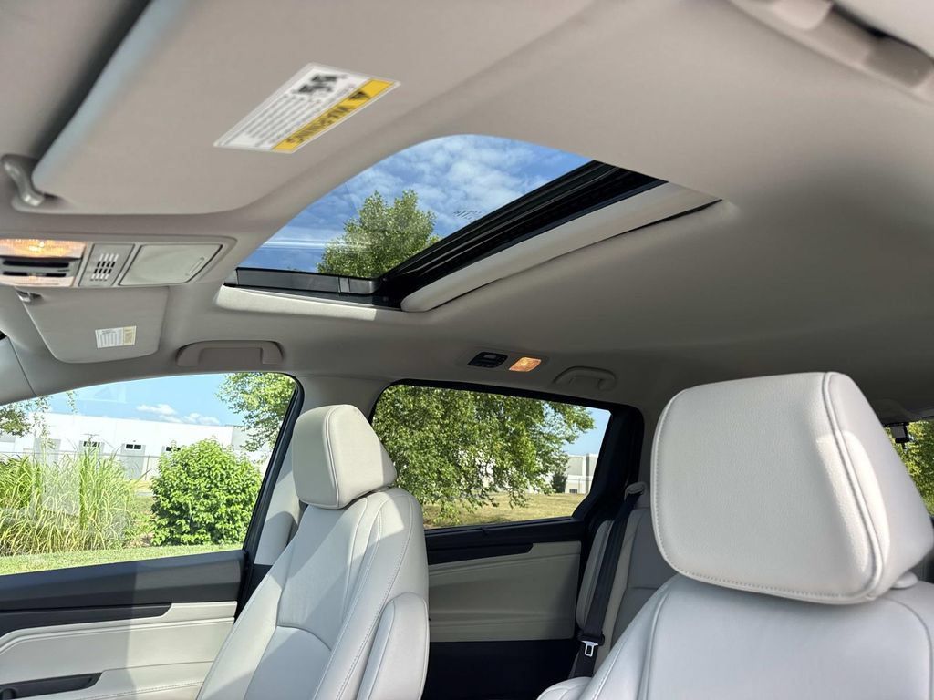 Used 2026 Honda Odyssey EX-L image 4