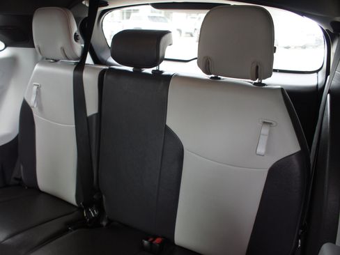 Used 2022 Toyota Sienna XSE w/ XSE Plus Package image 17