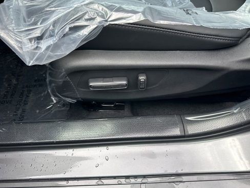 New 2025 Acura Integra image 26