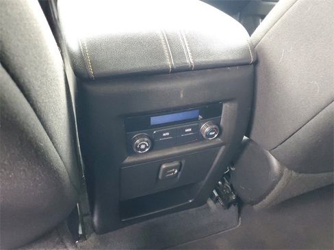 Used 2021 Chevrolet Traverse LS image 29
