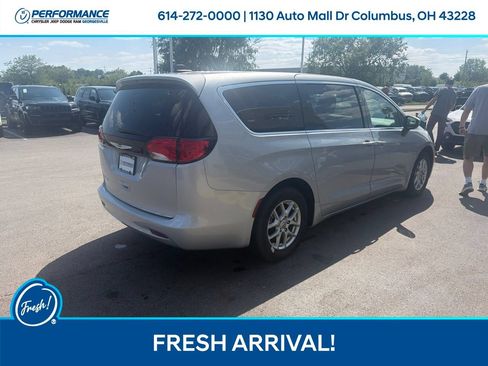 Used 2023 Chrysler Voyager LX FWD image 4
