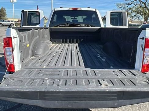 Used 2022 Ford F250 XL w/ Power Equipment Group RWD image 19