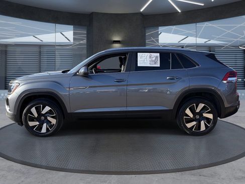 Used 2024 Volkswagen Atlas Cross Sport SE FWD image 3