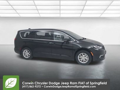 Certified 2023 Chrysler Pacifica Touring-L