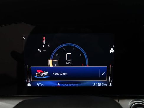 Used 2024 Chevrolet Trax LT w/ Driver Confidence Package FWD image 2