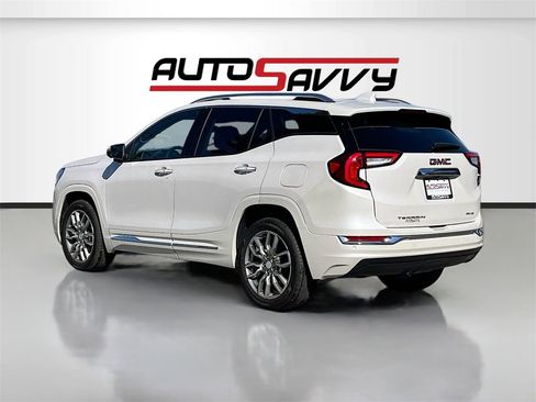 Used 2024 GMC Terrain Denali w/ Denali Premium Package image 5