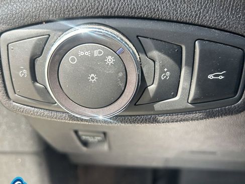 Used 2019 Lincoln MKC Premiere FWD image 18