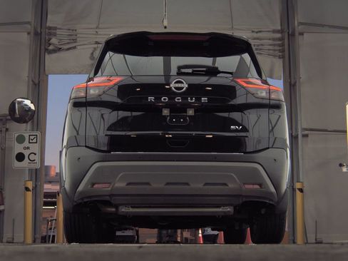 Used 2023 Nissan Rogue SV w/ SV Premium B Package FWD image 8