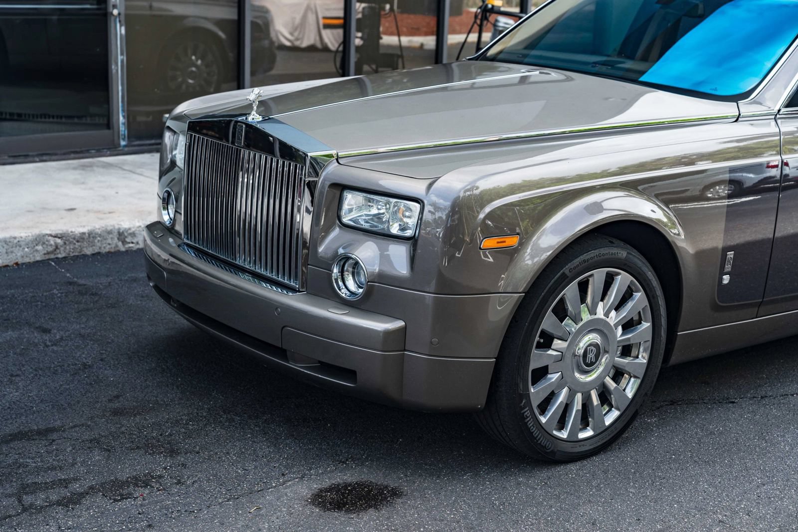 Used 2004 Rolls-Royce Phantom Sedan RWD image 5