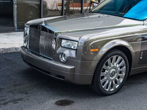 Used 2004 Rolls-Royce Phantom Sedan RWD image 5