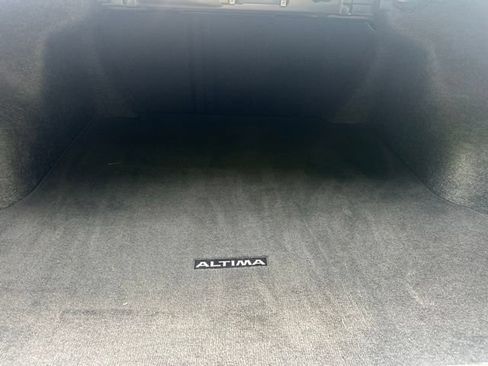 Used 2024 Nissan Altima 2.5 SV FWD image 16