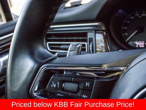 Used 2023 Porsche Macan AWD/4WD image 19