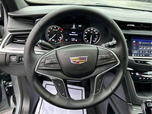Certified 2024 Cadillac XT5 Luxury AWD/4WD image 18