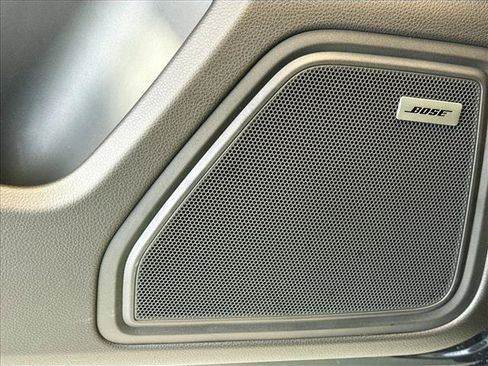 Certified 2026 Porsche Macan AWD/4WD image 12