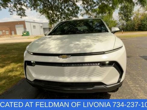 Used 2025 Chevrolet Equinox EV LT FWD image 3