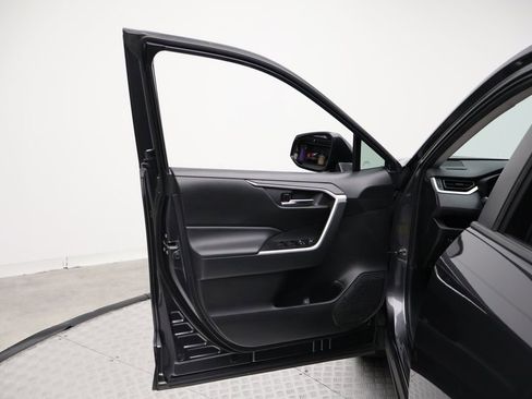 Certified 2021 Toyota RAV4 XLE image 16